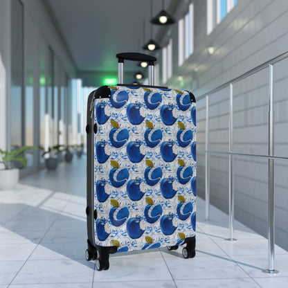 Runway Priority Elite Sure Travel Heavy Duty Easy Clean Anti Damage Suitcase in Apple Blue©